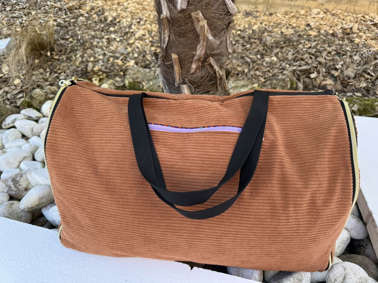 Sac de voyage Brooklyn en velours côtelé caramel, anses noires
